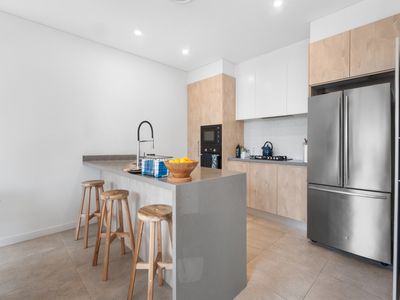 213 / 25 Regent Honeyeater Grove, North Kellyville
