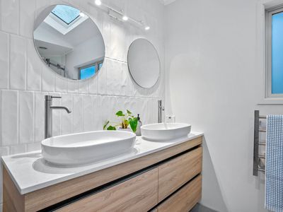 556 Beach Road, Rothesay Bay