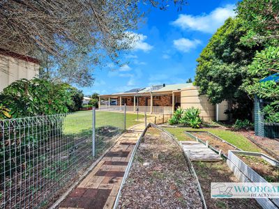 27 Coral Sea Dr, Woodgate