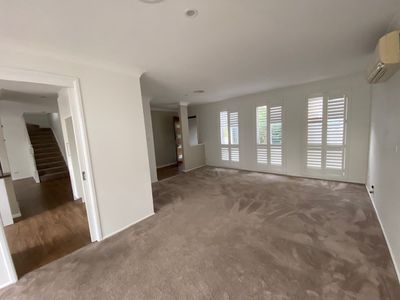 8 Cayley Place, Horningsea Park