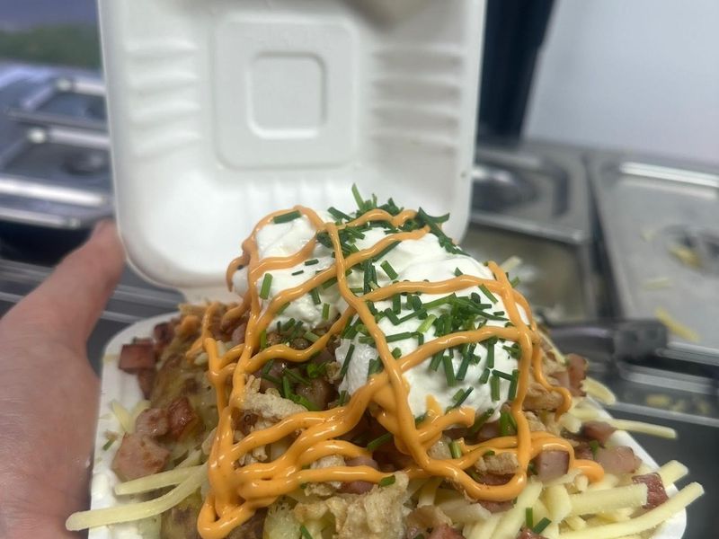 Viral Food Truck with 230K+ Followers  $20K+ Monthly Sales | High Margin Healthy Street Food