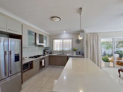 1 / 8 Arbory Close, Dubbo