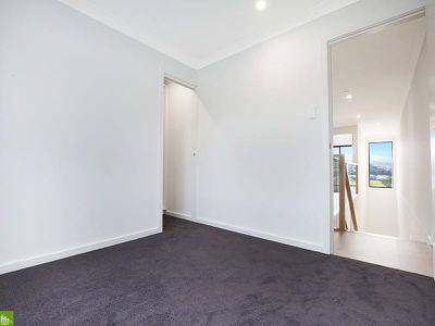 10 Araluen Terrace, Tullimbar