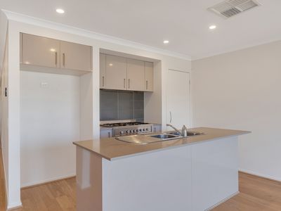 4 / 36 Bridgewater Parkway, Wallan