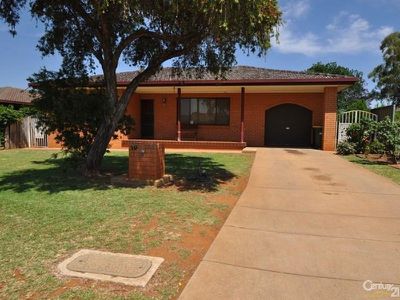 39 Oxley Circle, Dubbo