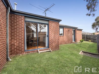19 Calais Cct, Cranbourne West