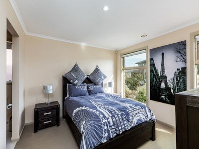 21 Lockheed Parade, Point Cook