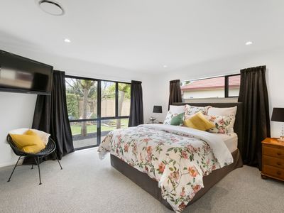 9 Suncrest Drive, West Harbour