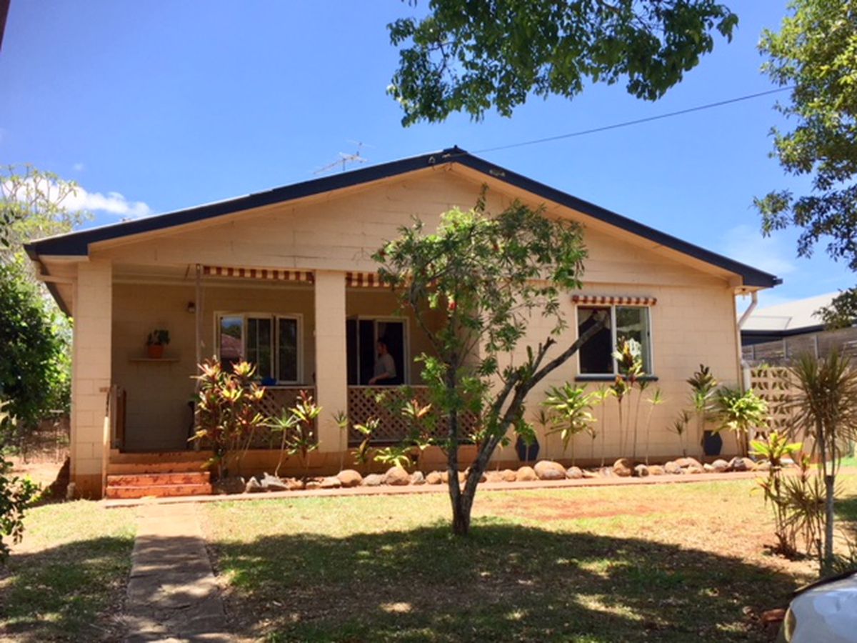 46 Weaver Street, Atherton