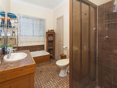 4 Prospect St, Mount Saint Thomas