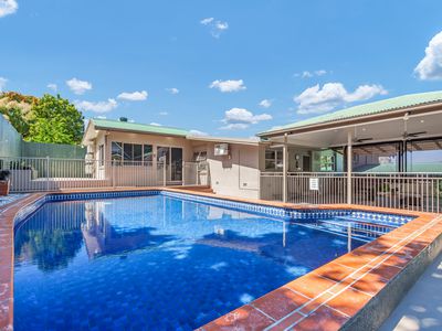 32 Sommerville Crescent, Whitfield