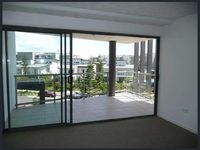 10 Grand Pde , Kawana Island