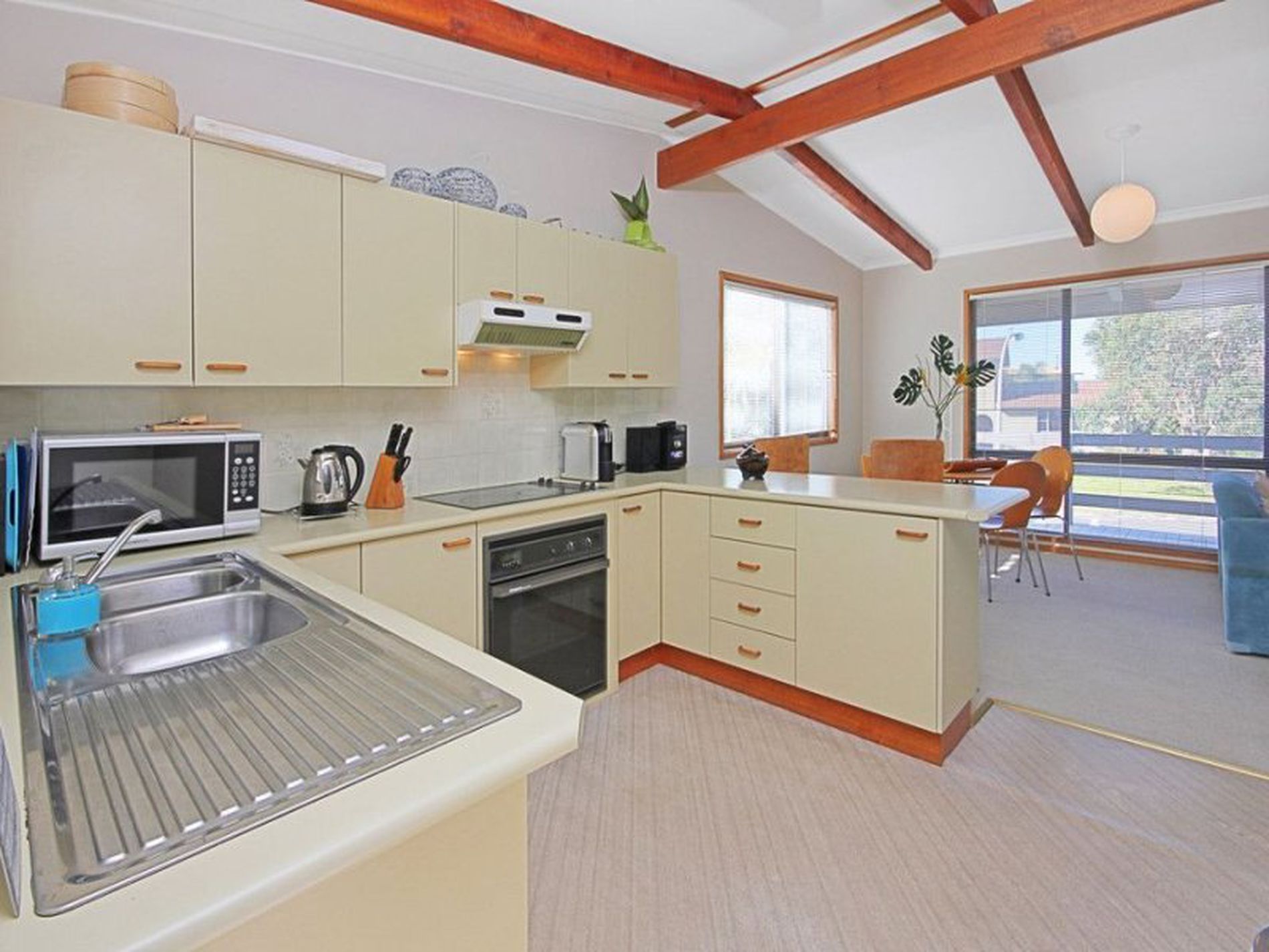 7 Vista Drive, Dolphin Point