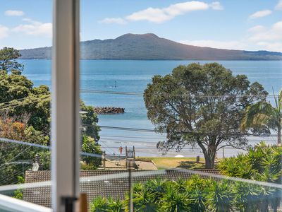 70 Beach Road, Castor Bay