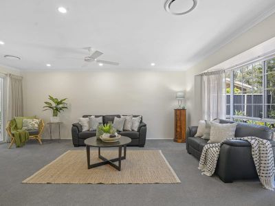 27 Captain Cook Close, Arundel