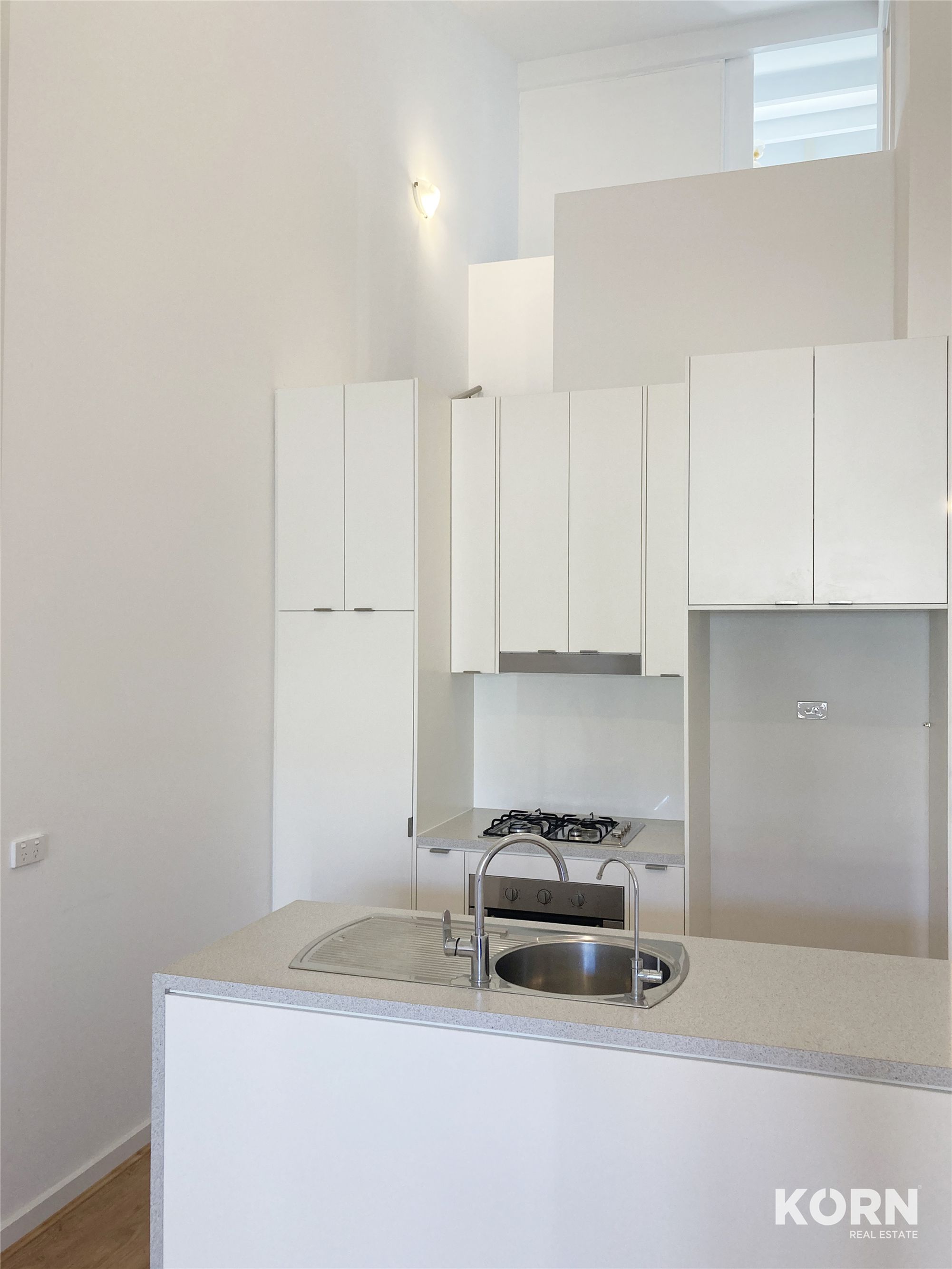 213 East Parkway, Lightsview
