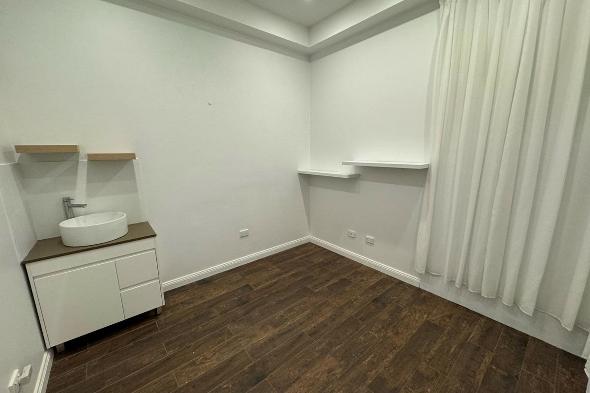 Shop 4 / 41 Hall Drive, Menai