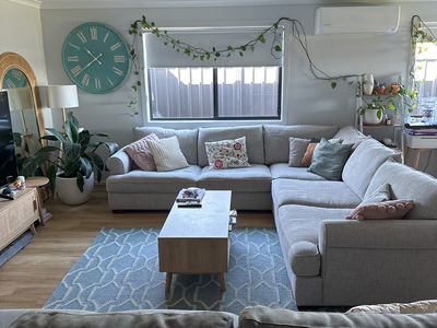 3 Pony Promenade, Seymour