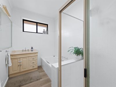 12 Ellen Way, Sale