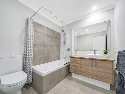 11 / 11 Bakana Loop, Landsdale