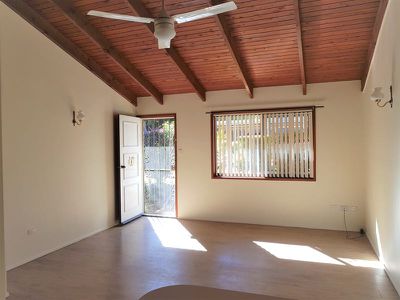 4 / 108A Ewing Road, Woodridge