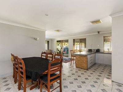 11 Mercer Court, Leda