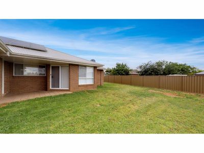 13 Thornett Place, Dubbo
