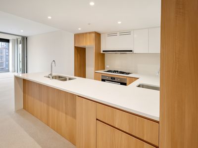 C713 / 18 Footbridge Boulevard, Wentworth Point