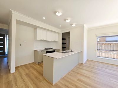 35 Falu Parade, Tarneit