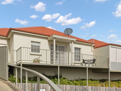 6 St John Court, Launceston