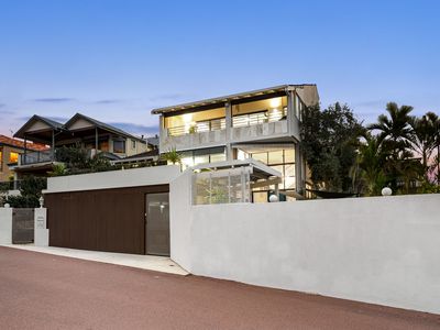 123 River Way, Salter Point