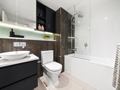 2413 / 11 Wentworth Place, Wentworth Point