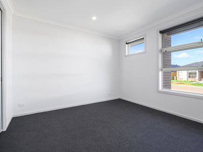 28 Cushion Way, Tarneit