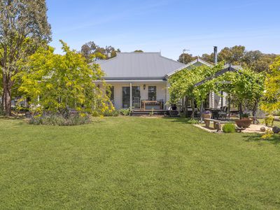 12 Warncoort Cemetery Road, Warncoort