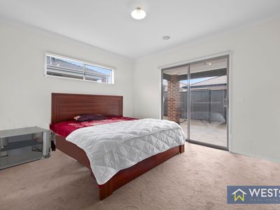 21 Loudon Circuit, Craigieburn