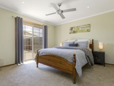 8 Edinburgh Court, Werribee