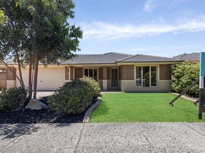 4 Dan Morgan Drive, Cranbourne East