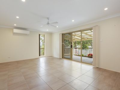 11 Lonsdale Close, Lake Haven