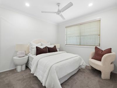 11 Lachlan Drive, Wakerley