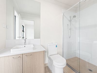 28 Baldwin Road , Fraser Rise