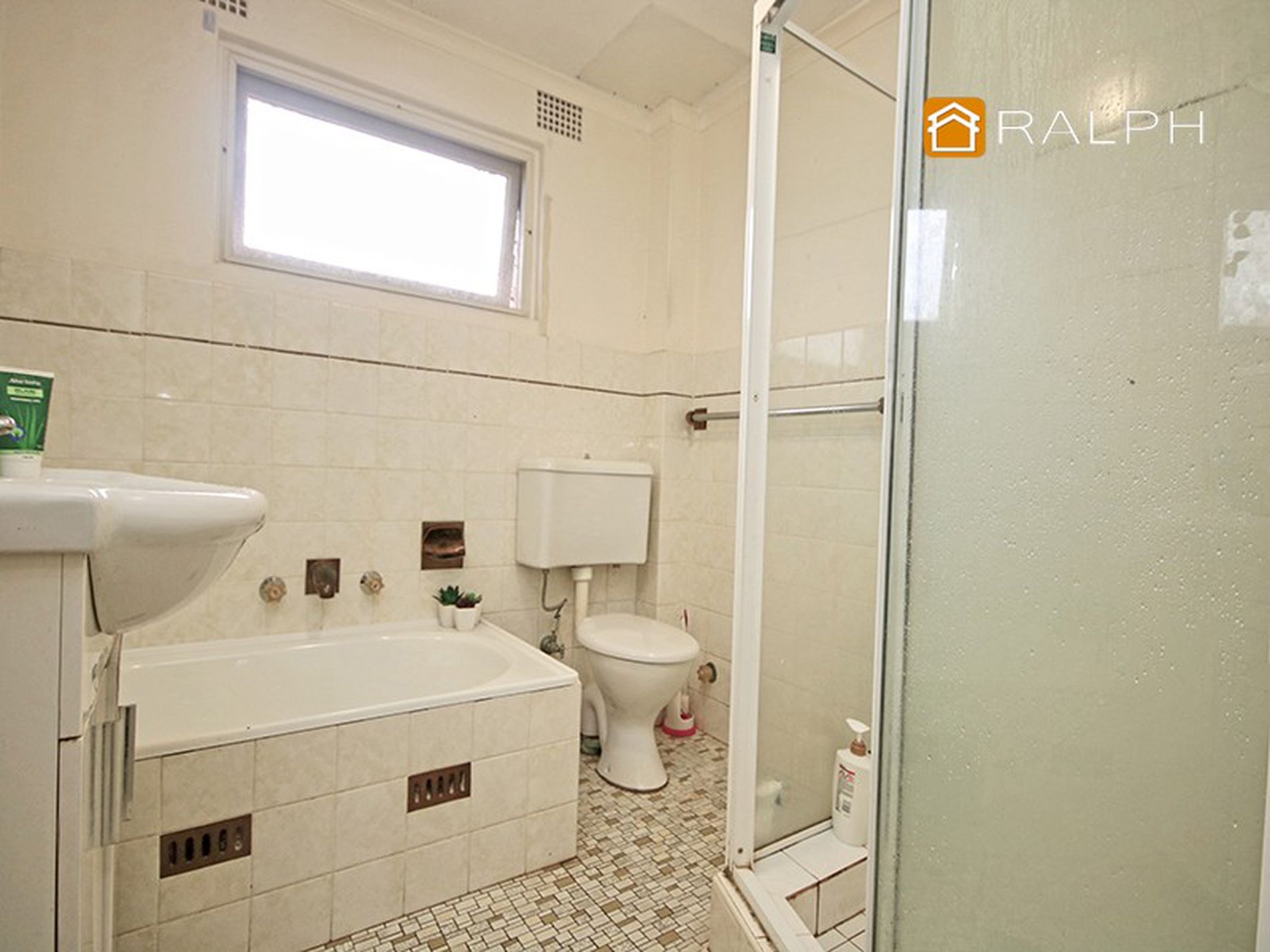 4 / 2 Shadforth Street, Wiley Park