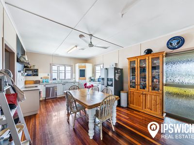 152 Main Street, Lowood