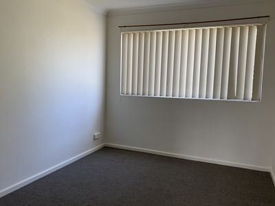 2 / 7 Windle Street, Lake Illawarra