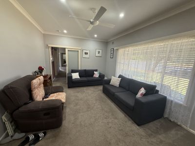 80 High Street, Parkes
