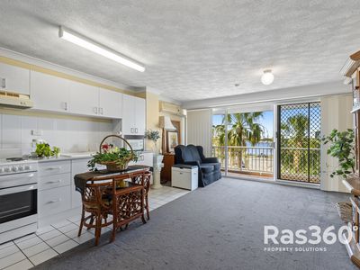 25 / 30 Marine Parade, Southport