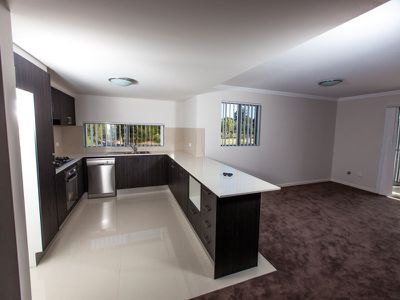 6 / 2 Dressler Court, Holroyd