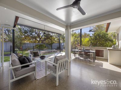 15 Greentree Circuit, Bushland Beach