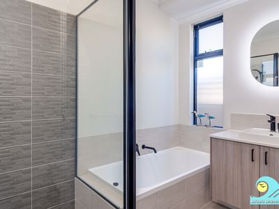 144 Myrlea Trail, Alkimos