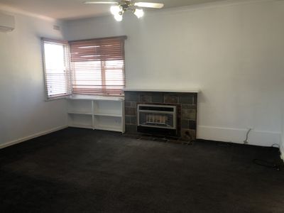 8 Graham Street, Hamlyn Heights