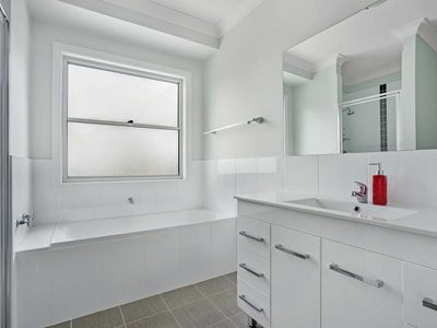 9 Orelia Close, Cameron Park